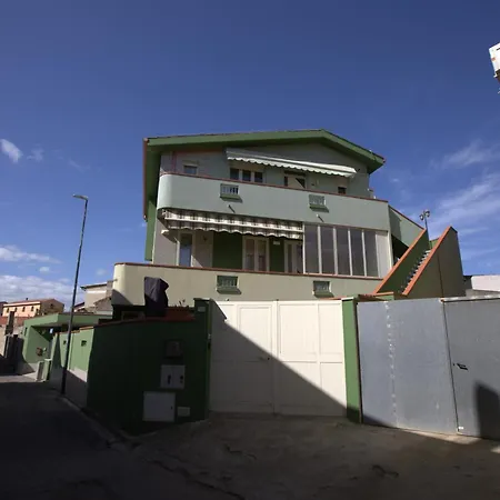 Lägenhet Guesthost - Sonja's Dolianova